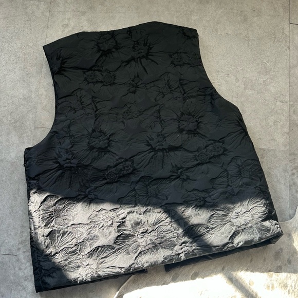 A Bronze Age Dylan Vest - Picture 9 of 9